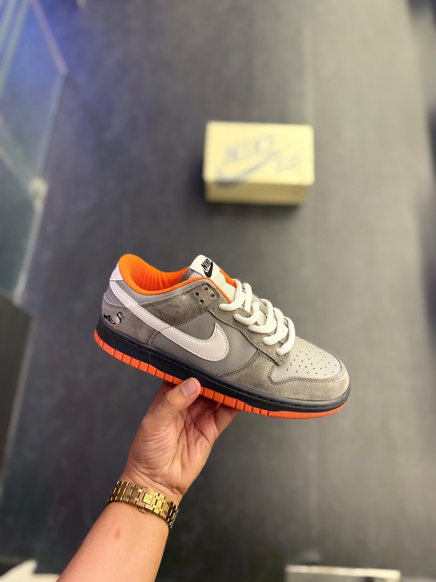 NIKE SB DUNK NYC PIGEON GREY